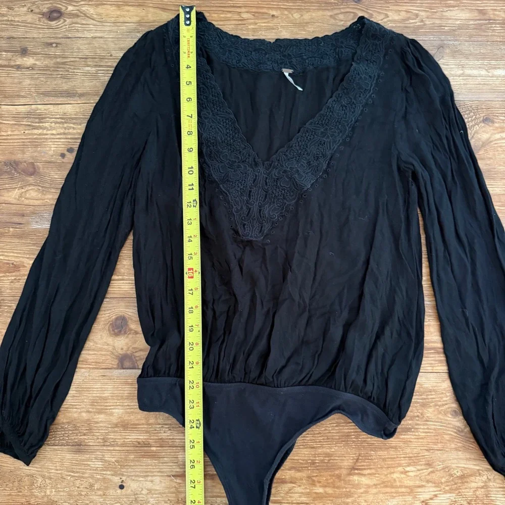 Free People Black Lace Trim Deep V-Neck Long Sleeve Boho Bodysuit Small NWOT
